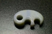 糸魚川産翡翠　勾玉(獣型)　33mm
