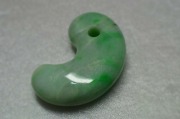 糸魚川産　勾玉 40mm