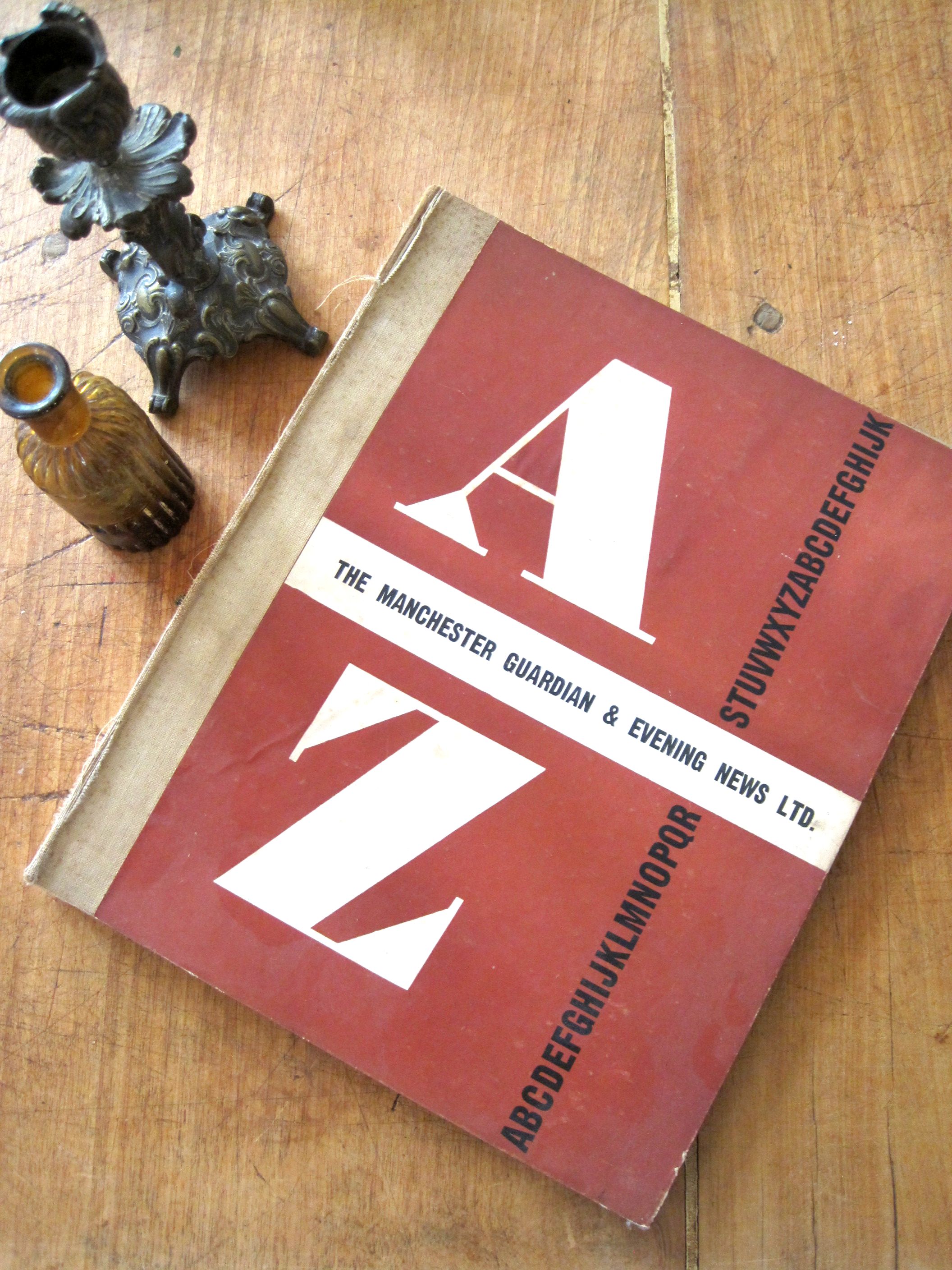 イギリスアンティーク　THE MANCHESTER GUARDIAN &　EVENING NEWS LTD.