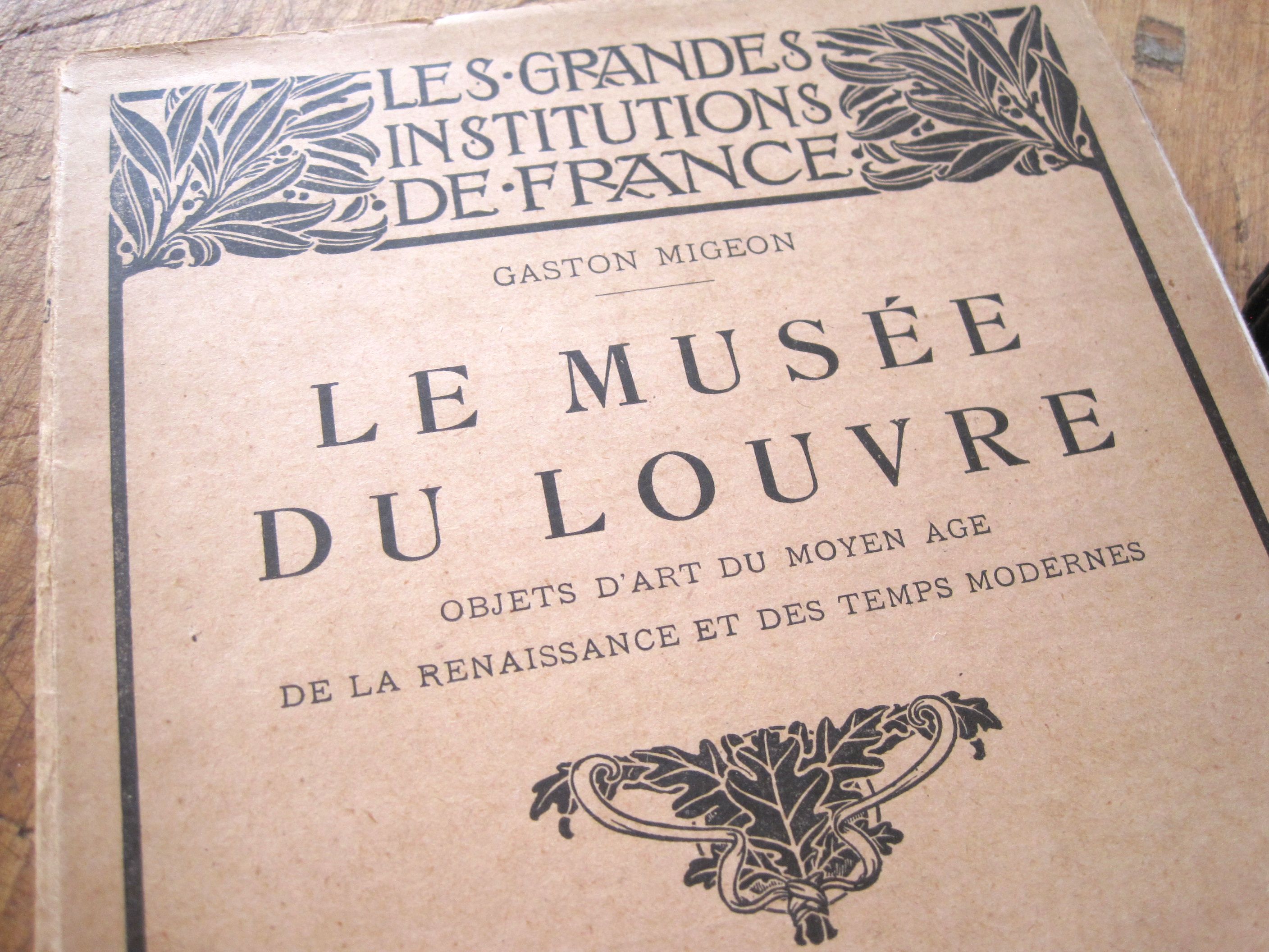 フランスアンティーク　LE MUSEE DU LOUVRE　　ルーブル美術館解説書　１９２３年