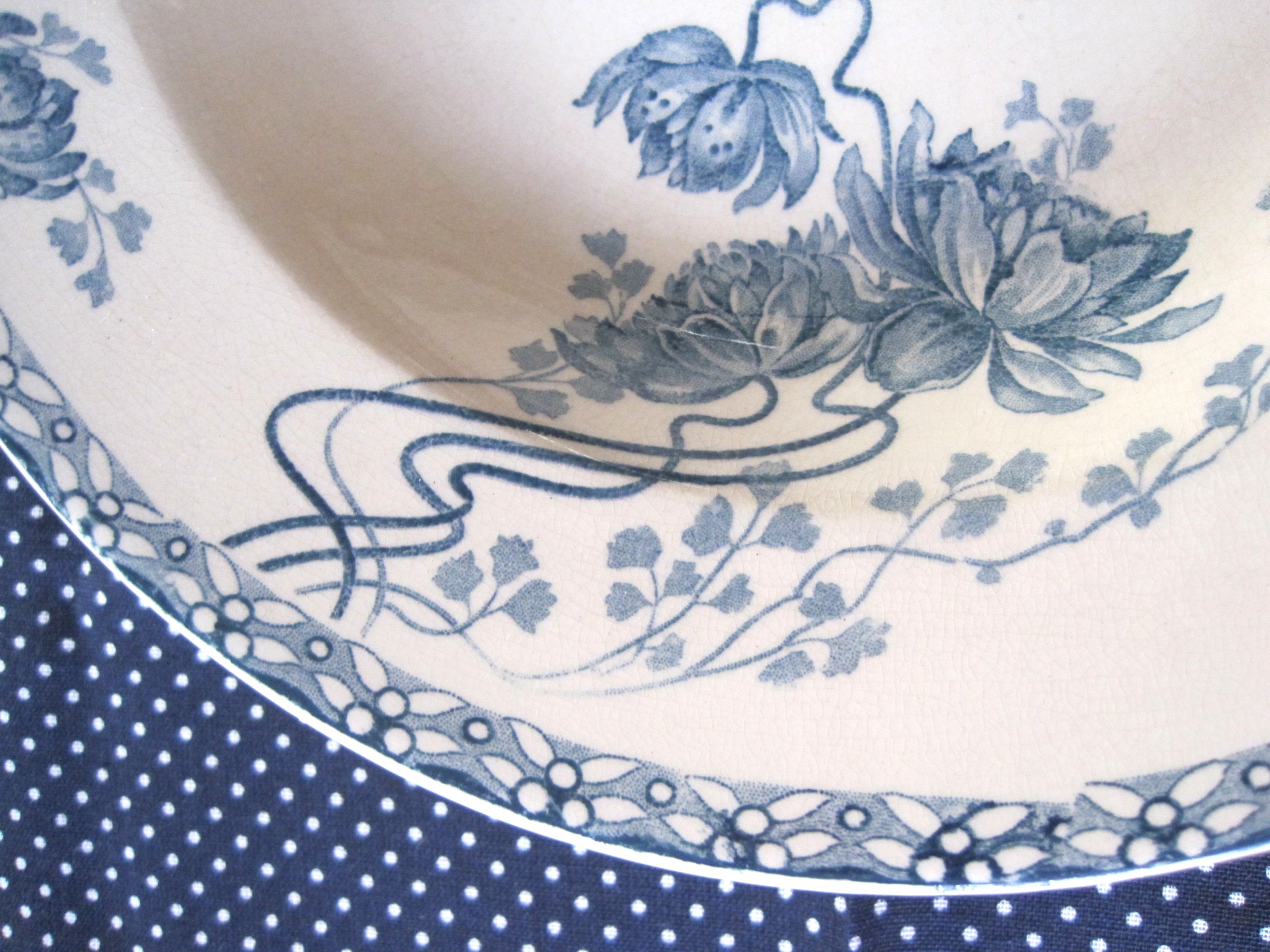 １８５０年　ＳＡＲＲＥＧＵＥＭＩＮＥＳ　お皿