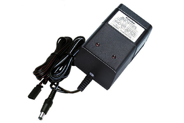 フタバ HT5F1700B/1800B専用充電器（HBC-3A）