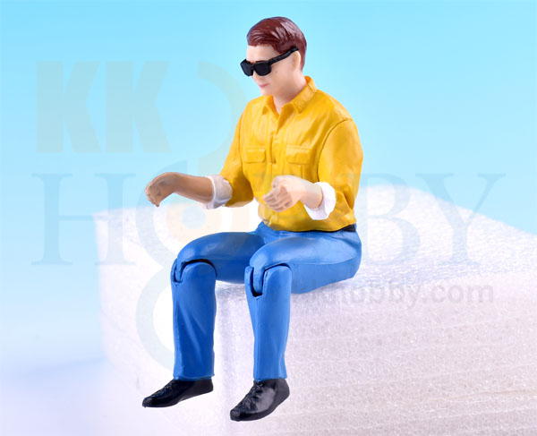 パイロット人形 74 (高さ64mm)