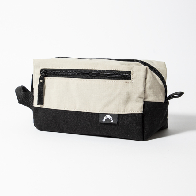 JONES(ジョーンズ） Dopp Kit (ポーチ ) Field Khaki （クリーム）