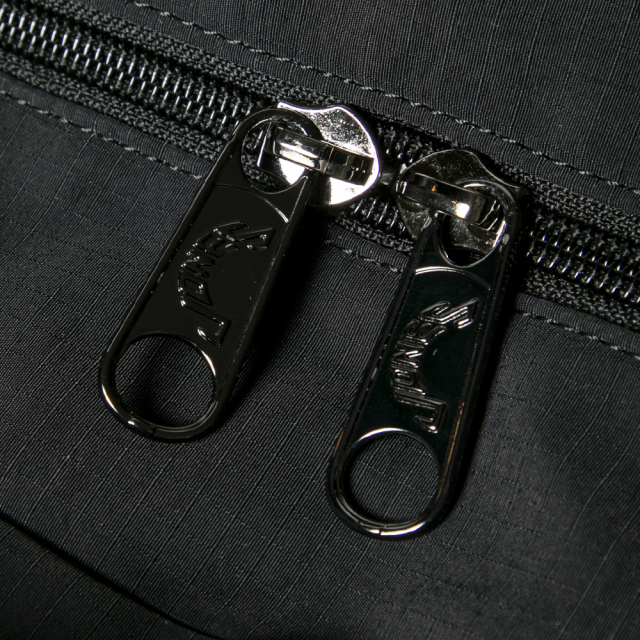 JONES(ジョーンズ）- FC - Field Tote （トート）- Black (ブラック）