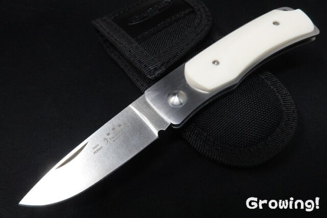 白い文　少女ナイフ 201111_0019_SQ-1024x1024.jpg