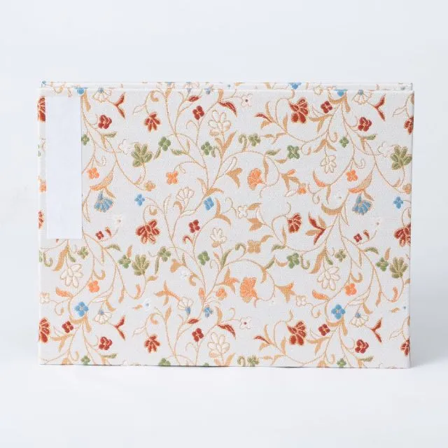 御朱印帳 白地に唐草文様 蛇腹式 サイズ4種 書き置き 直書き 西陣織