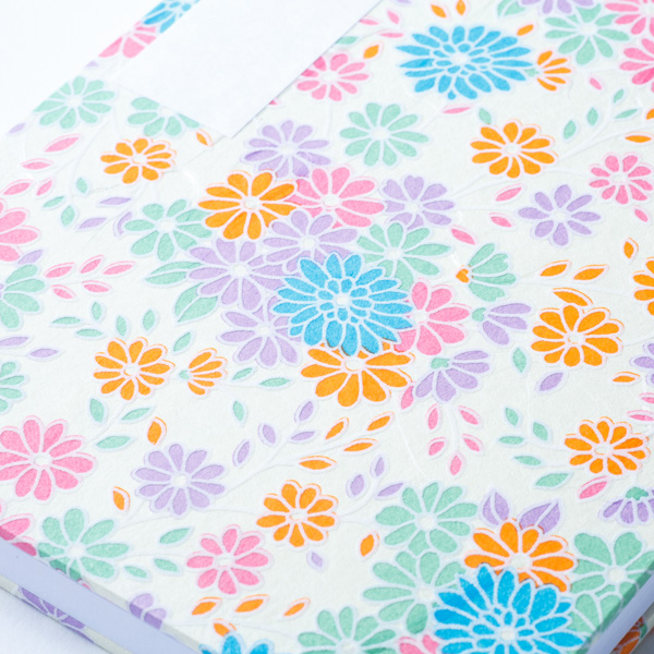 【ビニールカバー付き御朱印帳】菊づくし/白　大判