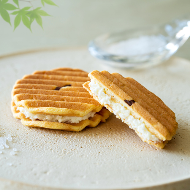 鼓月 夏の銘菓撰詰合せ(プレミアム千寿せんべい10枚、あんみつ3種、くずたま3種、華3個、水羊羹2種)【送料早割一律500円】【お急ぎ便対象】 夏の銘菓撰詰合せ