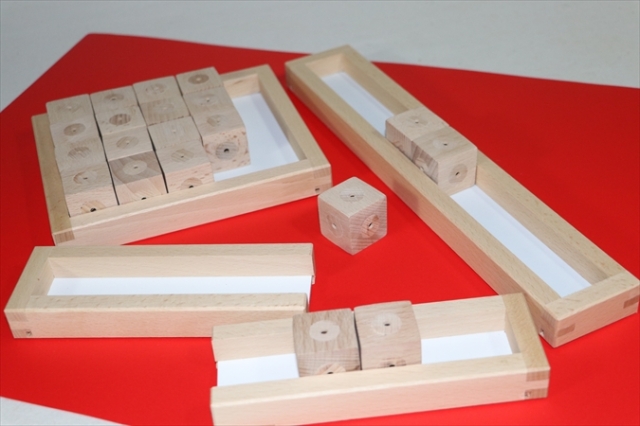 ぶなの木 S12 手でみる算数教具 6面マグネット積木と数の枠