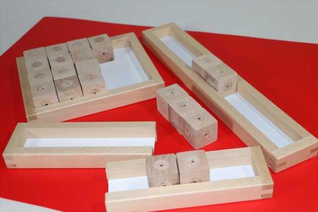 ぶなの木 S12 手でみる算数教具 6面マグネット積木と数の枠