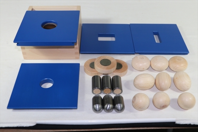 Y08　パズルボックス 　重さの出し入れ セット