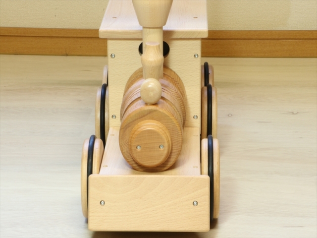 これが木のおもちゃ 汽車ポッポ