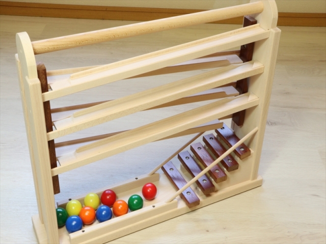 ぶなの木 コロコロシロホン M64