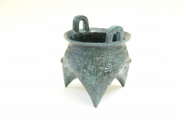 青銅獣面紋鬲