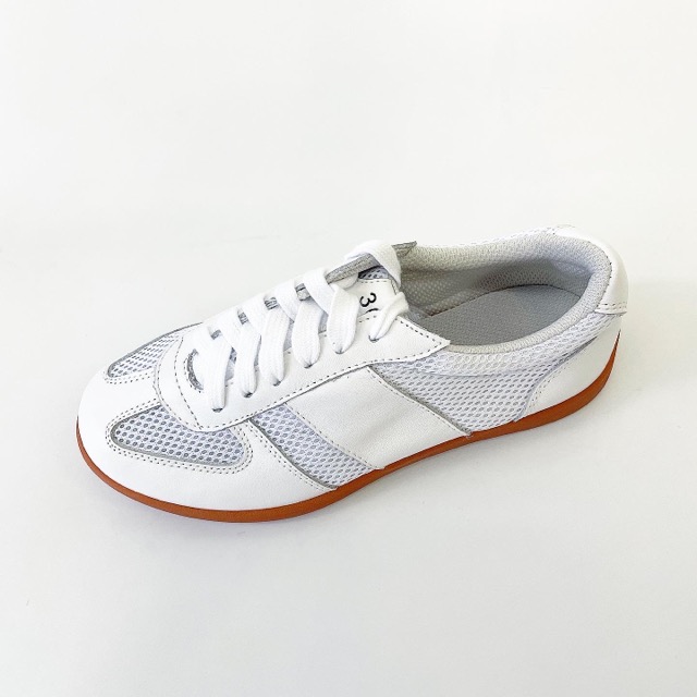 新メッシュ靴　白