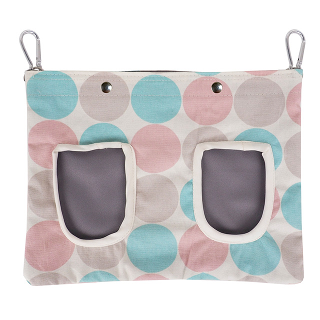 壁掛け牧草ポケット（M）