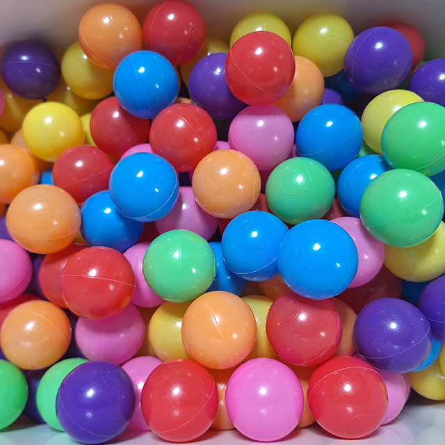 フェレットのおもちゃ　カラーボール 100個