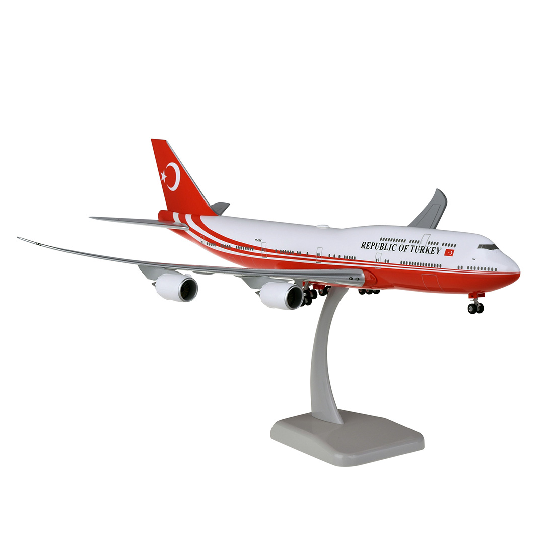 HoganWings/ホーガンウイングス B747-8　トルコ政府専用機ランディングギア・スタンド付属
