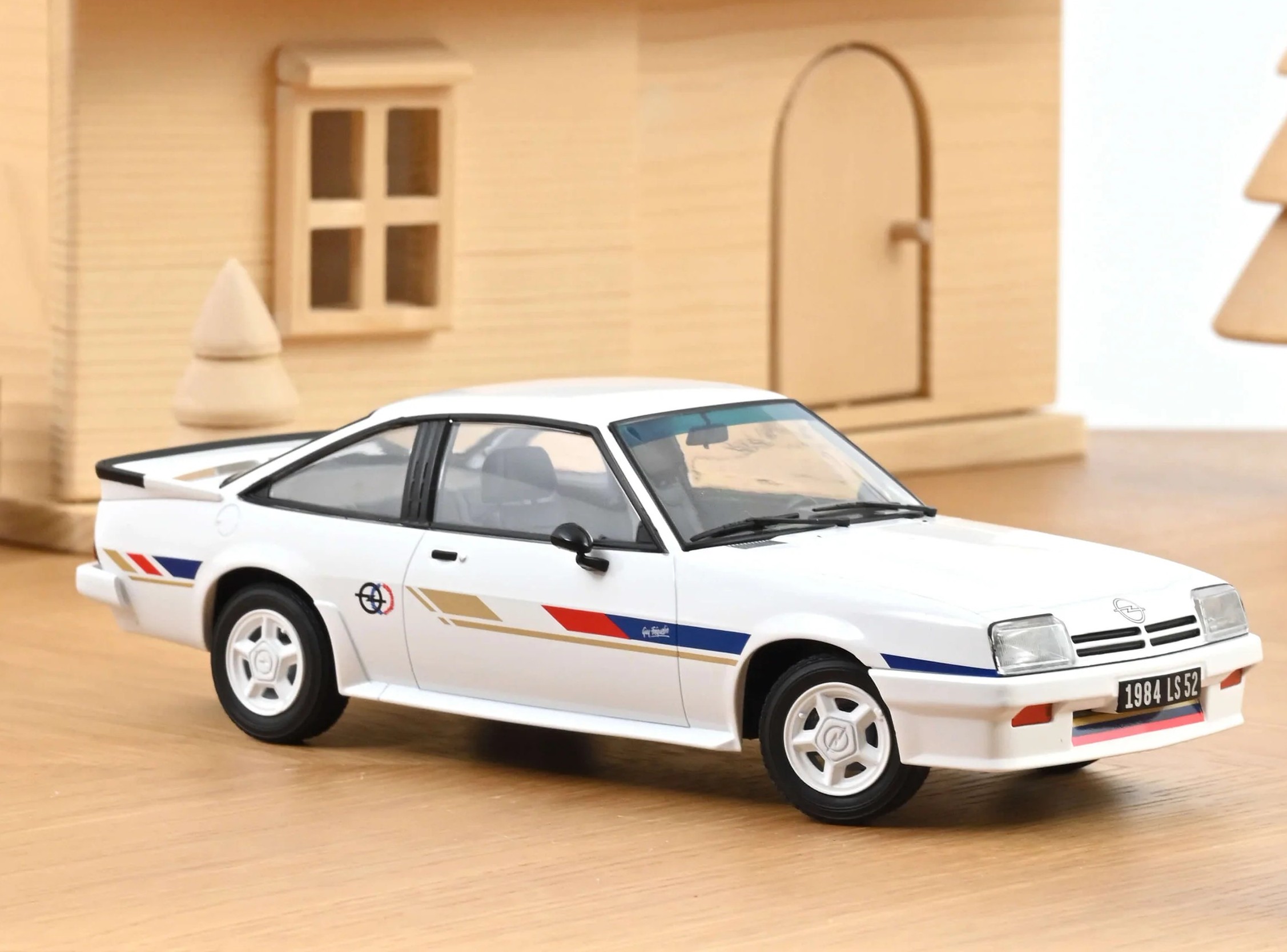 NOREV/ノレブ  オペル マンタ Guy Frequelin 1984 ホワイト