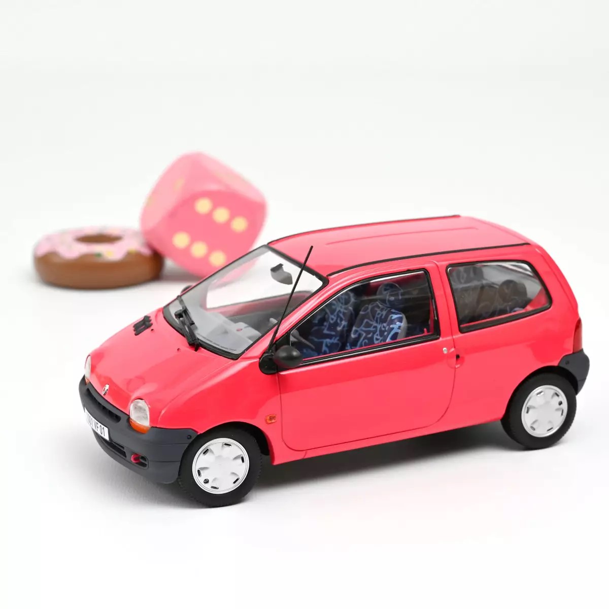 NOREV/ノレブ (オンライン限定） web限定 ルノー トゥインゴ 1995年 マゼンタ 200台限定