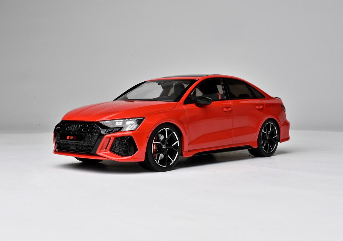 ixo/イクソ  アウディ RS 3 リムジン 2022  レッド