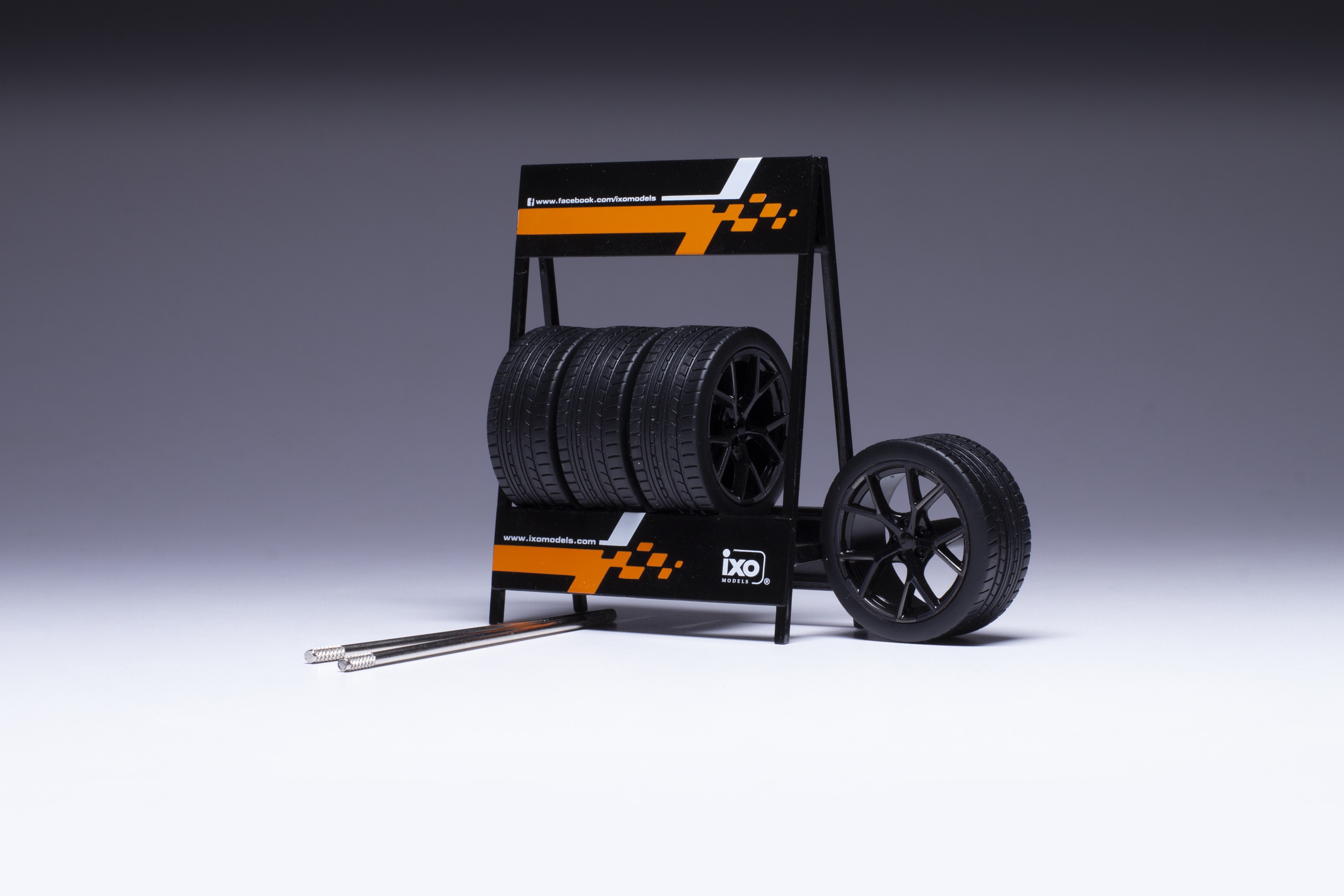 ixo/イクソ  タイヤセット RS3 ブラック