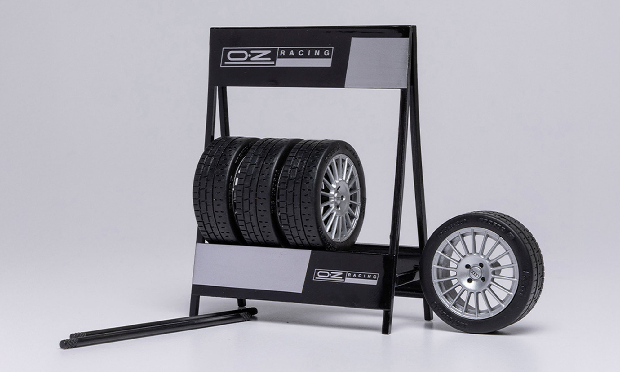 ixo/イクソ  OZ Racing タイヤ 4個セット