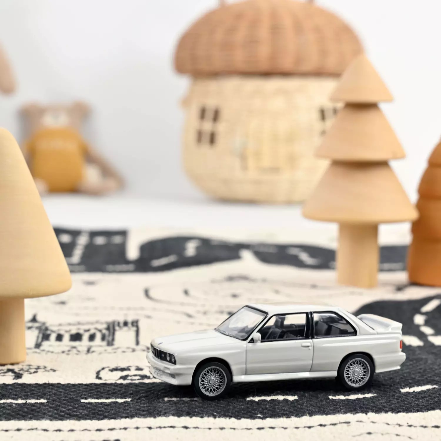 NOREV/ノレブ  BMW M3 E30 1986 ホワイト