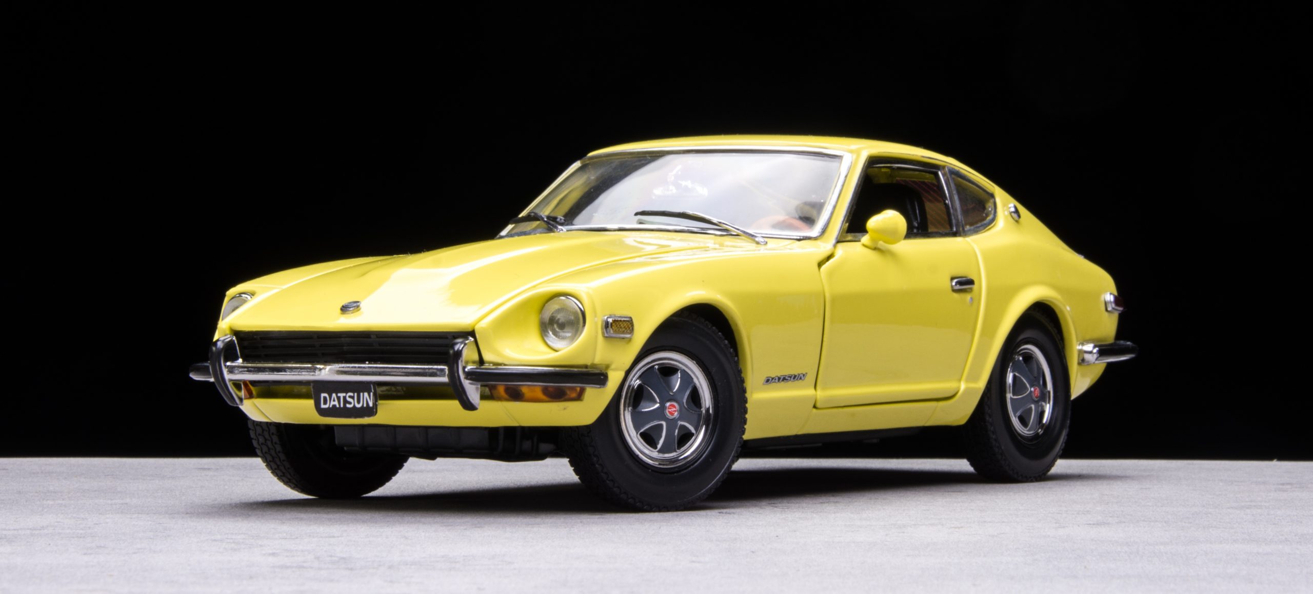 SunStar/サンスター  ダットサン 240Z 1972 イエロー