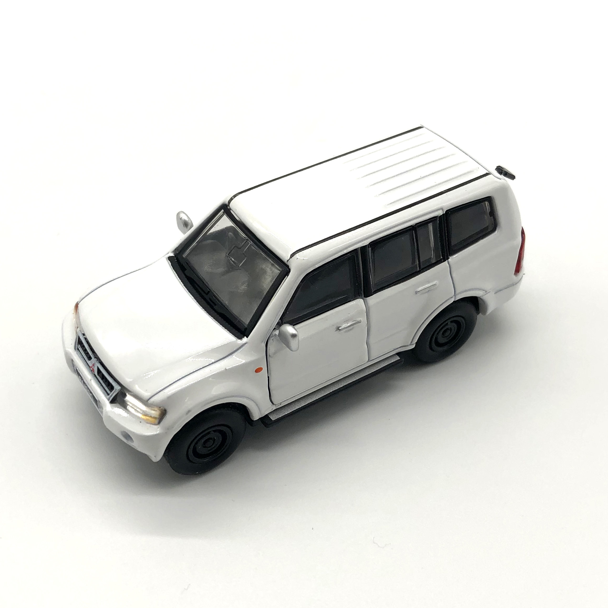 BM CREATIONS 三菱   パジェロ  3代目 ホワイト  RHD　※日本限定色