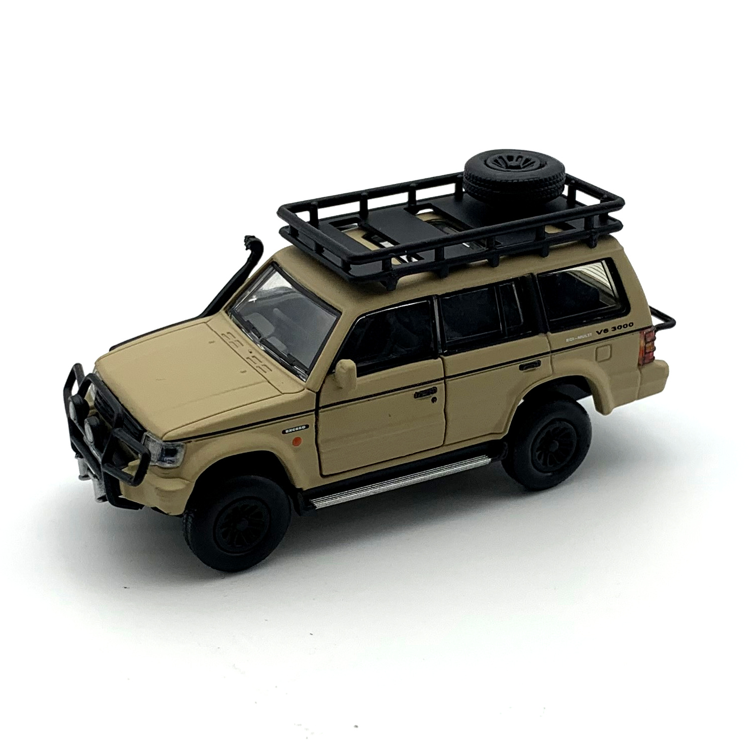 BM CREATIONS 三菱 パジェロ 2nd Generation マットアイボリー Jungle pack  RHD