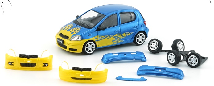 BM CREATIONS  トヨタ ヤリス / エコー / ヴィッツ 1998 5ドア ブルー/ファイアー塗装  (LHD)