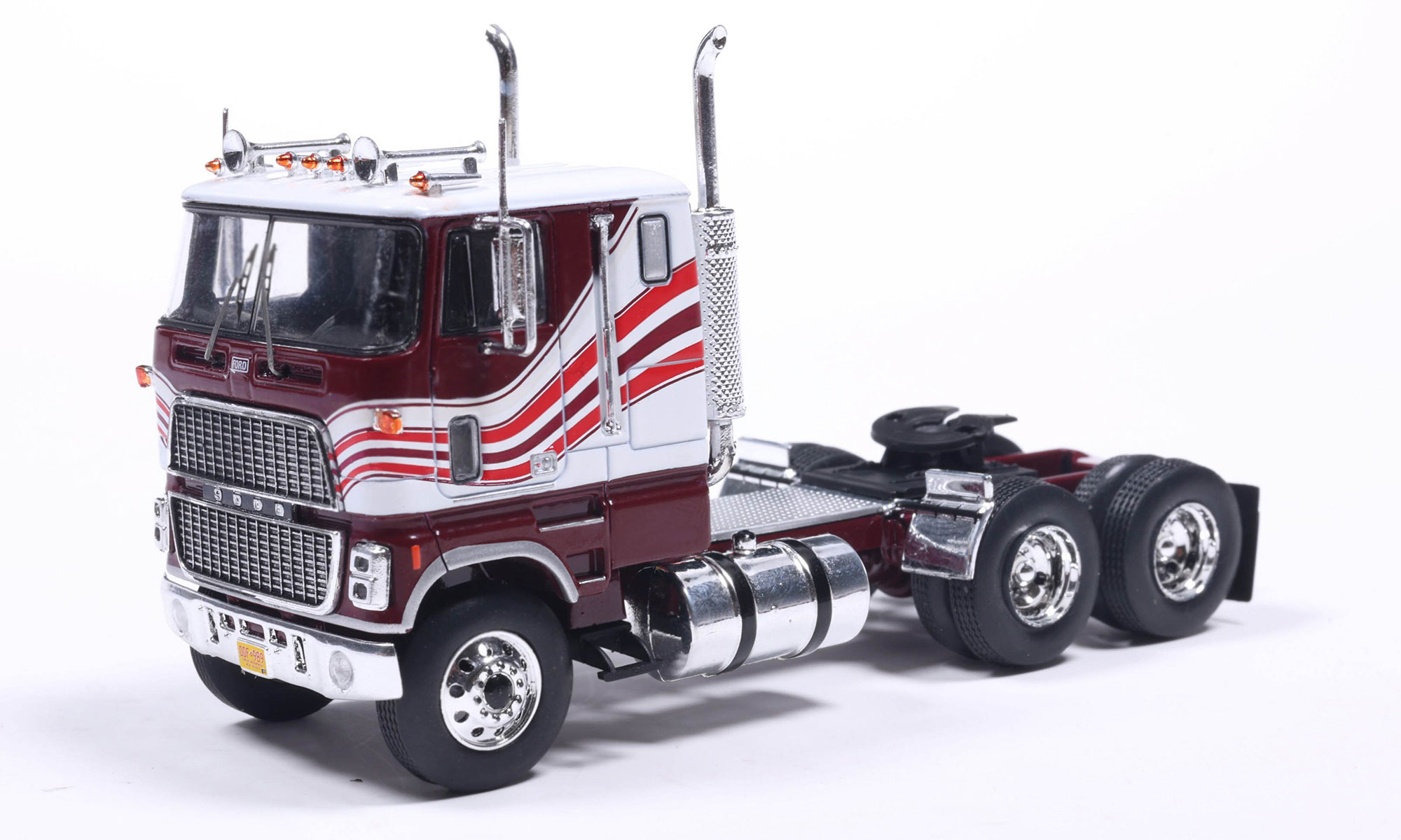 ixo/イクソ  フォード CL 9000 1976 シルバー/レッド