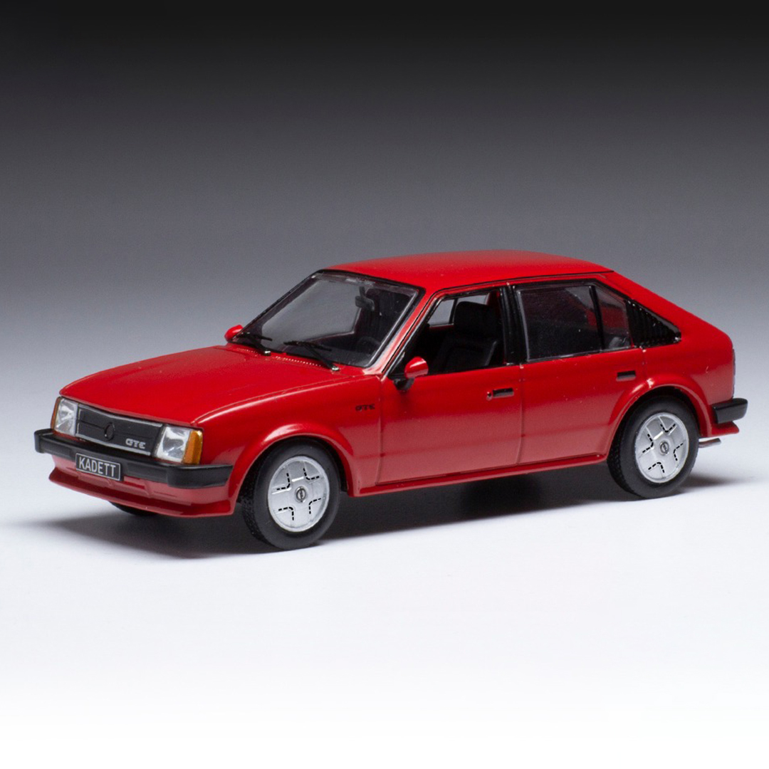 ixo/イクソ  オペル カデット D GT/E 1983 レッド