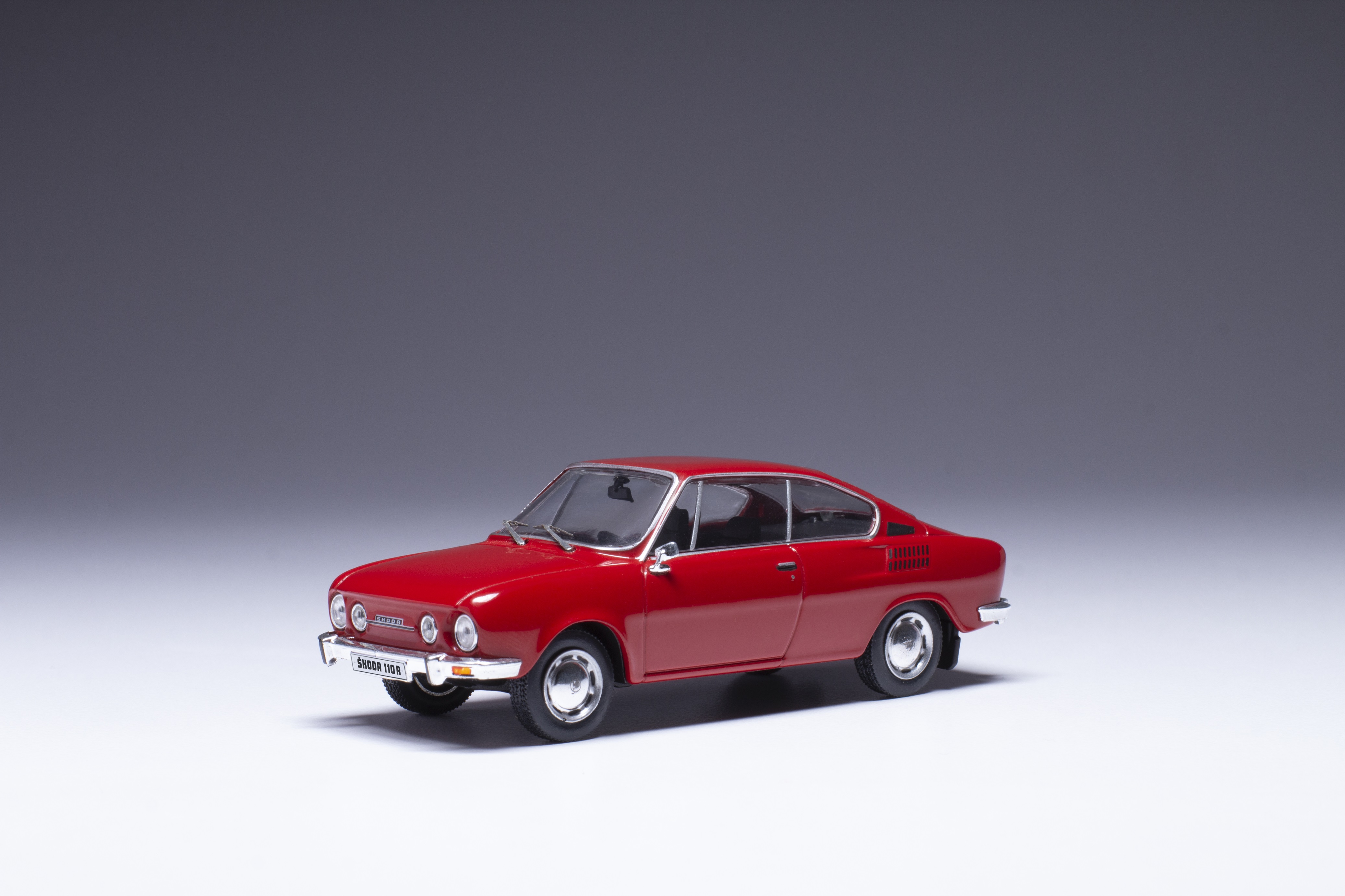 ixo/イクソ  シュコダ 110R 1978 レッド