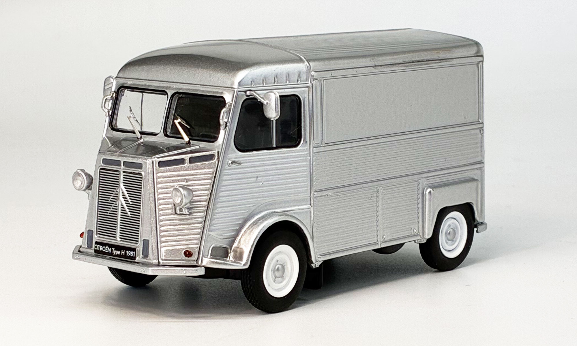 First43/ファースト43  シトロエン Hバン 1981 シルバー