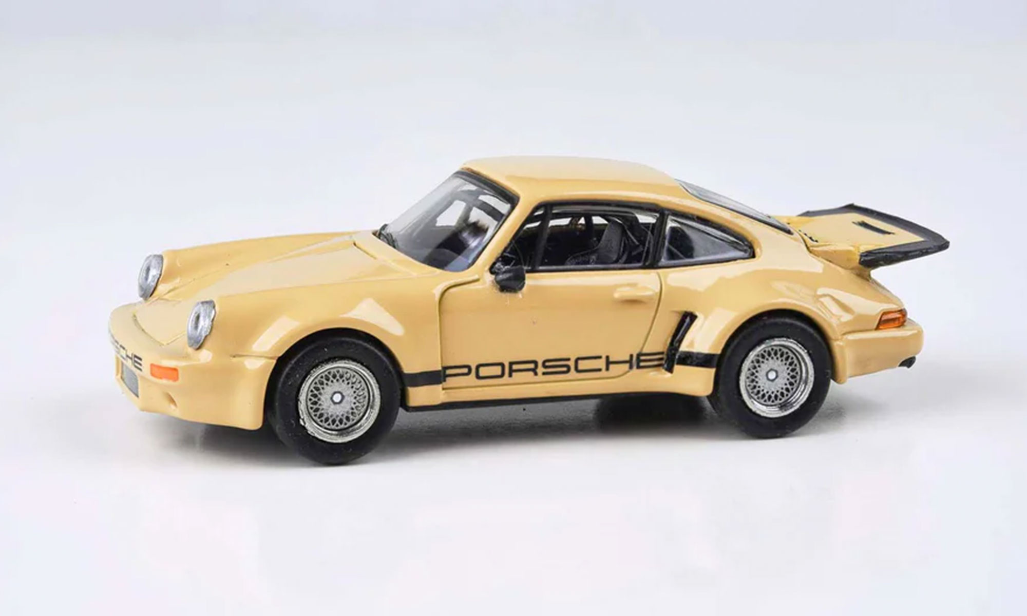 PARAGON/パラゴン  ポルシェ 911 カレラ RSR 3.0 サハラ ベージュ フォトエッチングホイール付き LHD