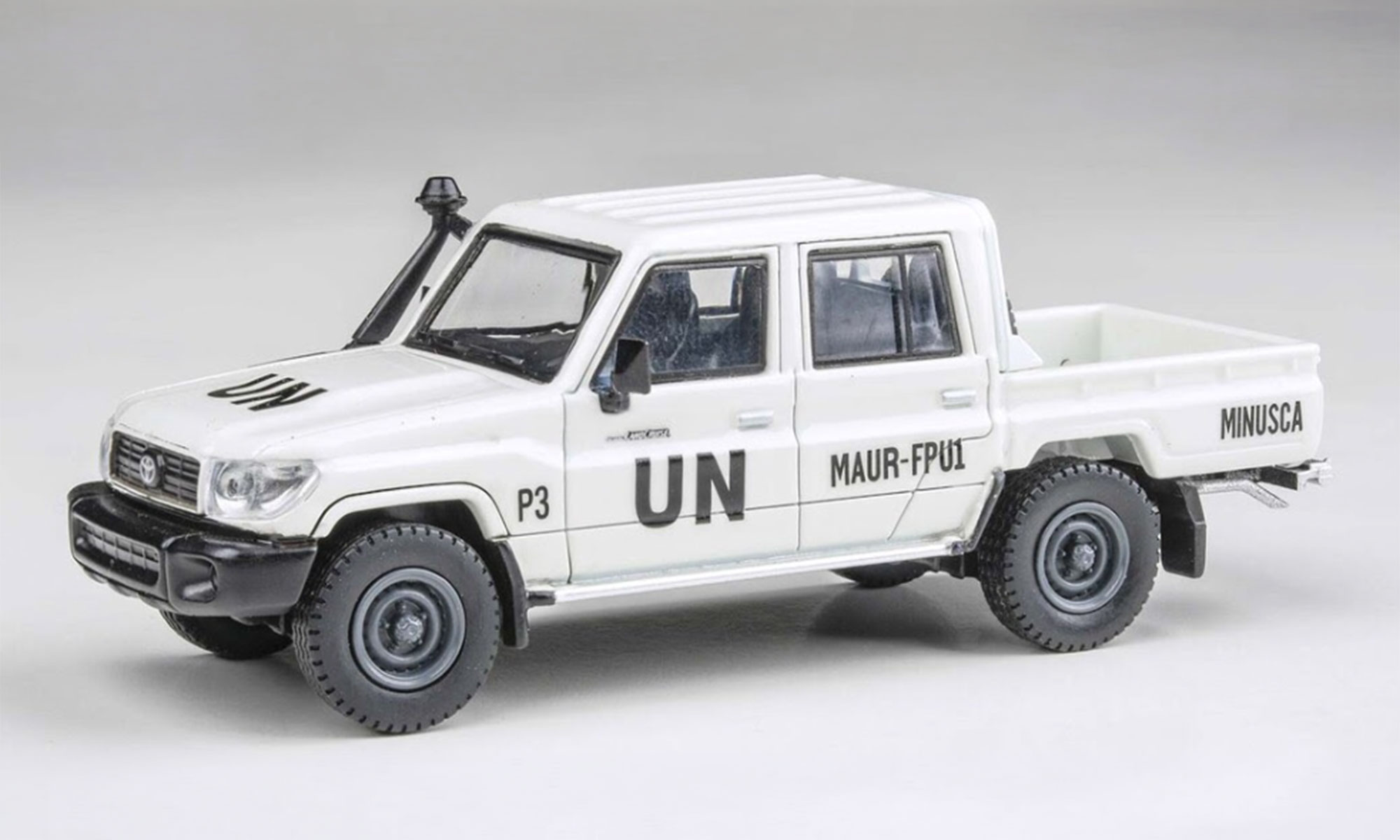 PARAGON/パラゴン  トヨタ ランドクルーザー LC79 2014 UN MINUSCA オフロード仕様 ホワイト LHD