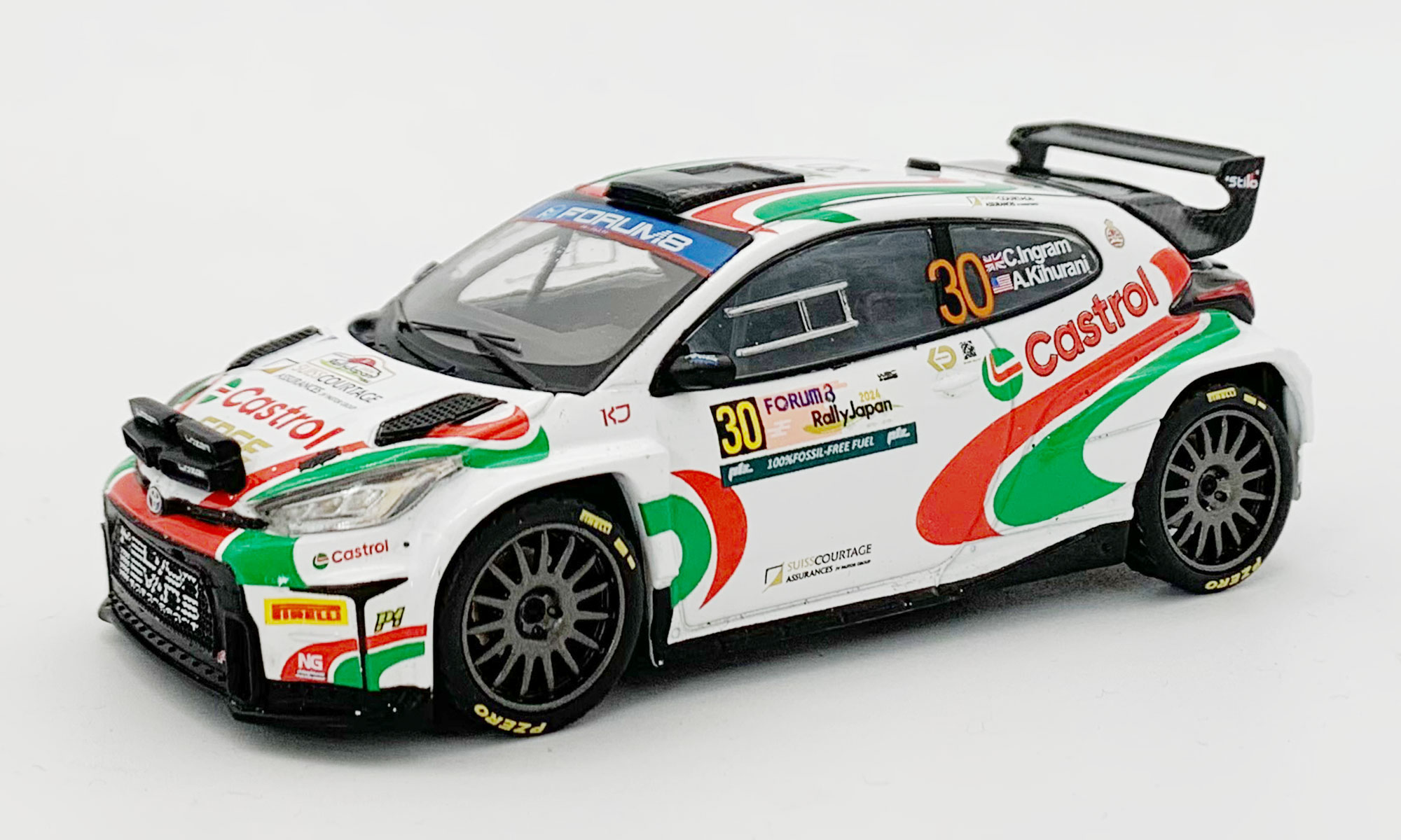 KB model（ixo/イクソ）  GR ヤリス ラリー2 　2024年 ラリージャパン #30  クリストファー・イングラム チームMEM Castrol　ライトポッド付き