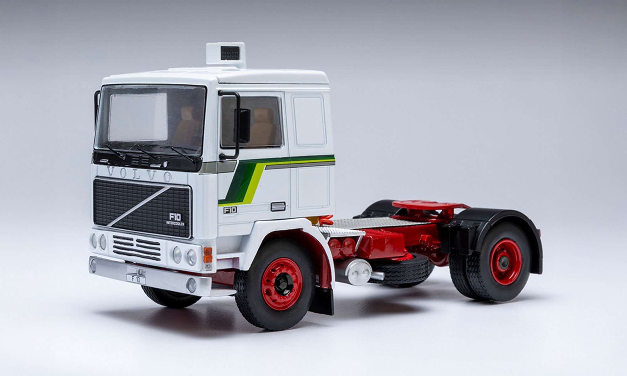 ixo/イクソ  ボルボ F10 1983