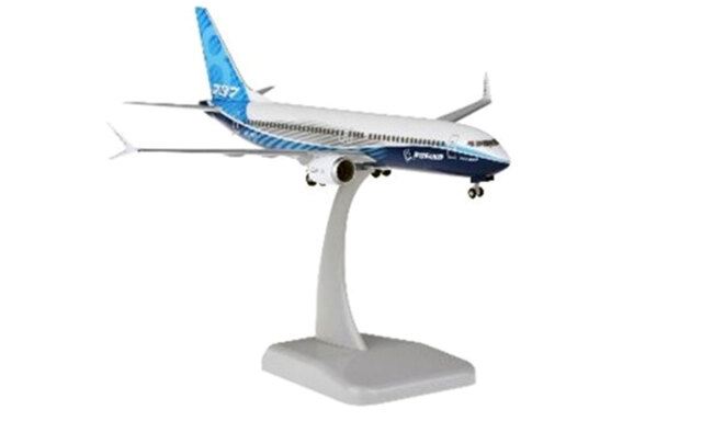 HoganWings/ホーガンウイングス  B737 MAX 8 ボーイング ハウスカラー2019 ランディングギア・スタンド付属