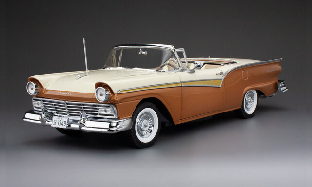 SunStar/サンスター  1957年 フォード フェアレーン 500 スカイライナー ブロンズ/コロニアルホワイト