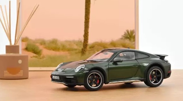 ポルシェ 1/18スケール NOREVメタリックグリーン NOREV 1:18 2023 911 ダカール全地形万能車金属車モデル静的