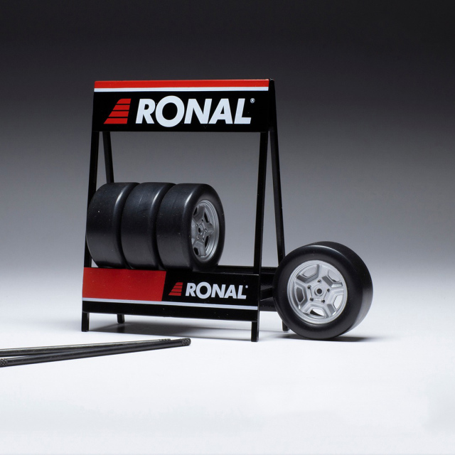 ixo/イクソ タイヤセット Ronal GM シルバー