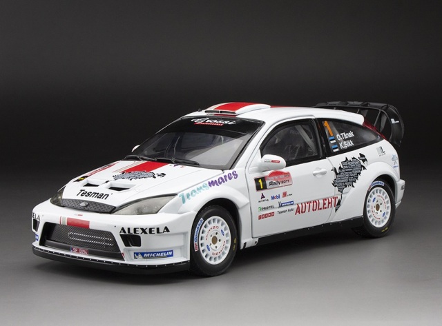 値下げ！Ford Focus RS WRC ミニカー Ford Focus RS – Ken Block – 2010 Rallyday show at Castle