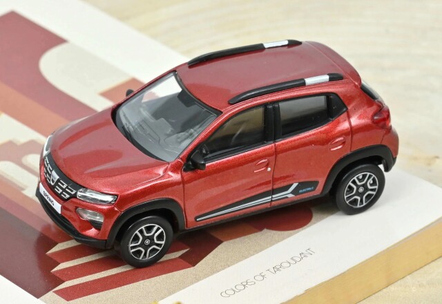 NOREV/ノレブ  ダチア スプリング コンフォート 2022 Goji レッド