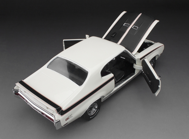 ミニカー　1/18 ビュイック GSX 1970(アポロホワイト) [5701] SunStar/サンスター ビュイック GSX 1970 アポロホワイト