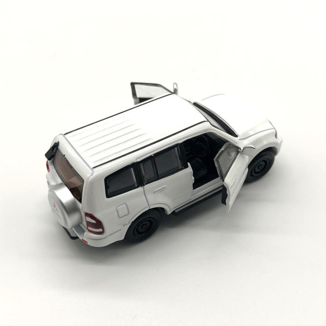 BM CREATIONS 三菱 パジェロ 3代目 ホワイト RHD ※日本限定色