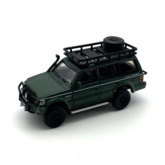BM CREATIONS 三菱 パジェロ 2nd Generation マットグリーン Jungle pack  LHD
